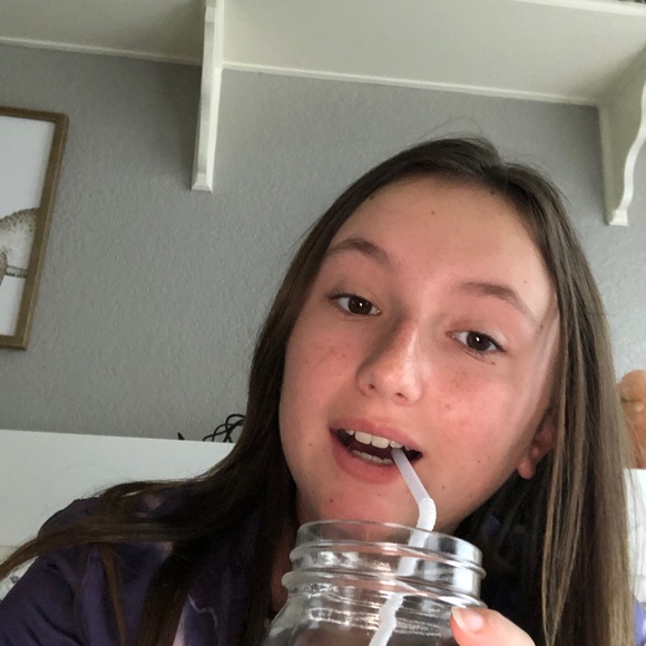 Meet your Posher, Chloe - Picture 1 of 1